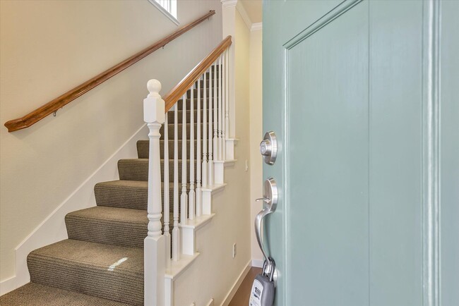 Foto del edificio - WOW! What A GREAT HOME! Available for Imme...