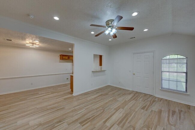 Foto del edificio - 4212 Allenbrook Dr