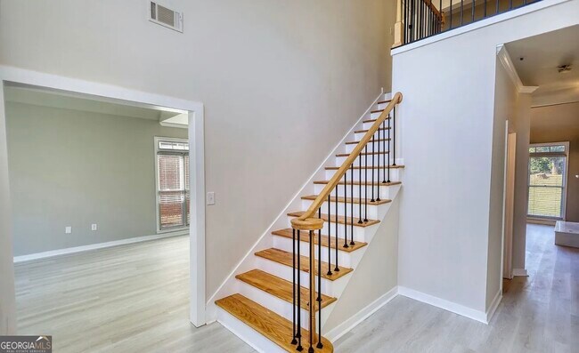 Foto del edificio - 2111 Highland Club Dr SE