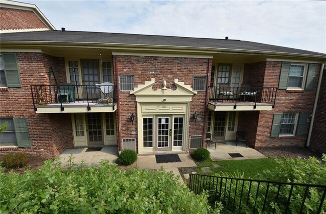 Building Photo - 1010 Chatham Park Dr
