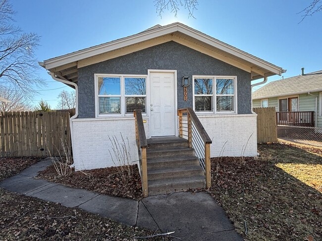 Foto del edificio - Updated 2-Bedroom Home on the West End of Council Bluffs