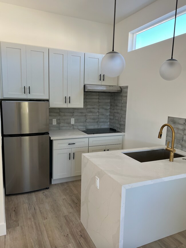 Kitchen - 830 S Birch St