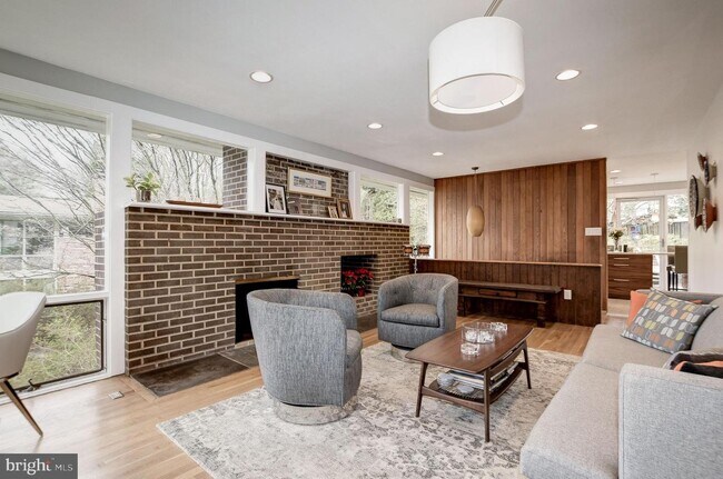 Foto del edificio - 3909 Rickover Rd