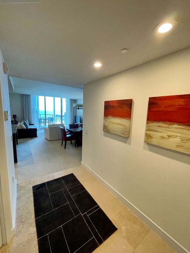 Building Photo - Huge 2 Bed 3 Bath AMAZING Views in Ka La'i...