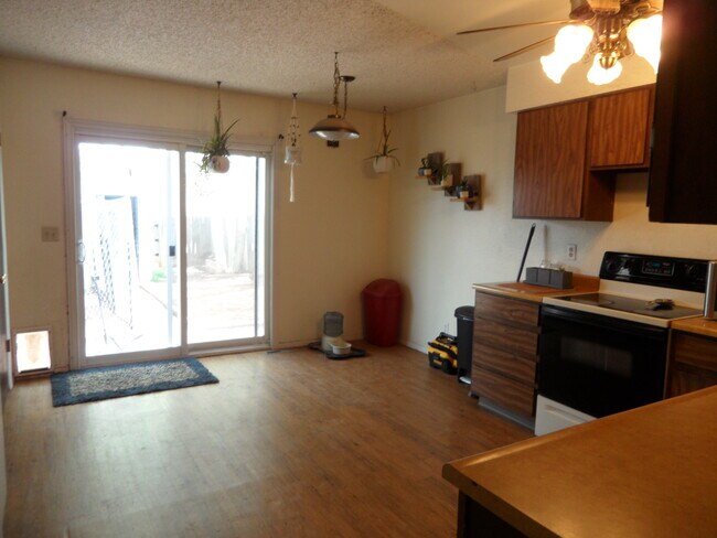 Foto del edificio - 1351 N 18th St