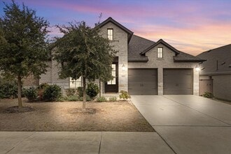 Building Photo - 557 Jefferson Dr