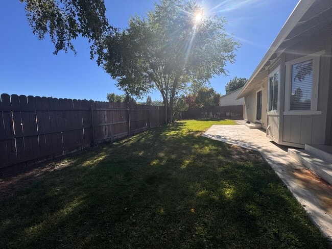 Building Photo - 1070 Ashley Way