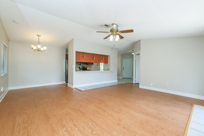 Building Photo - 7511 Breezewood Ct