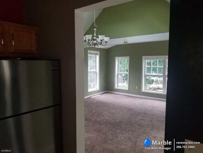 Building Photo - 2 br, 1 bath Townhome - 1815 W 47th St Apt 2