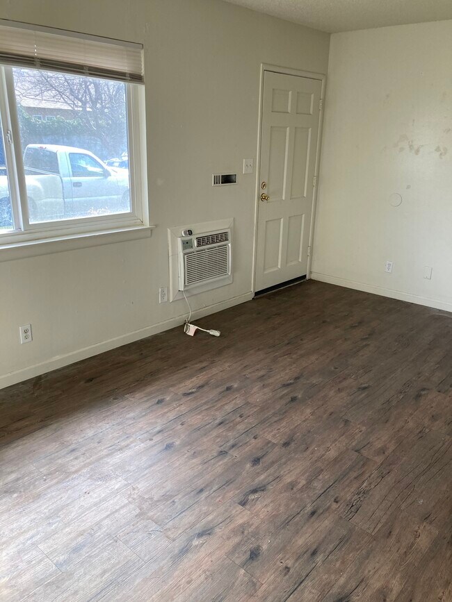 Living Room - 327 N 3rd St