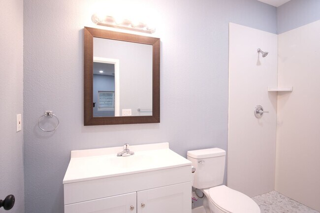 Foto del edificio - Perfect Multi Family Home!! 3 Bedroom 2 bath in Ceres with its own in- law suite.