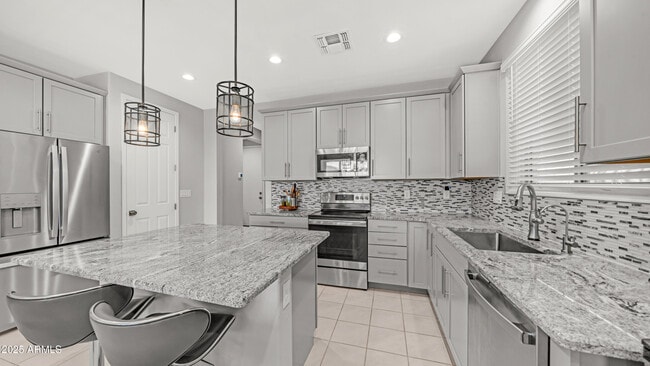 Building Photo - 40410 W Haley Dr