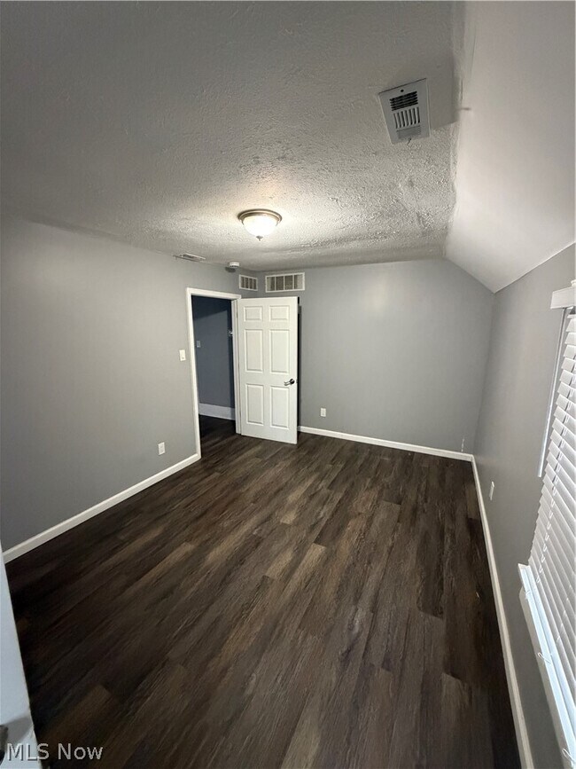 Foto del edificio - 3694 E 57th St