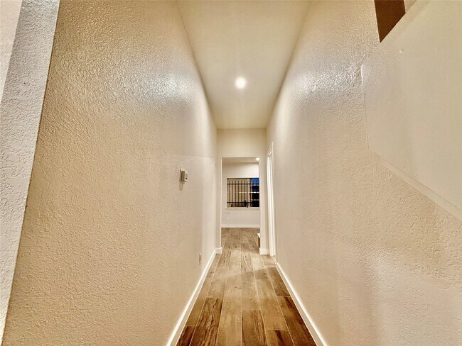 Foto del edificio - 11122 Village Bend Ln