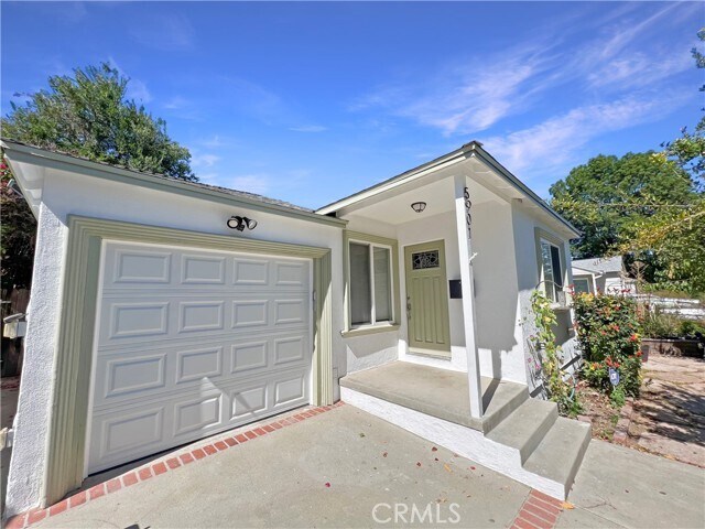 Primary Photo - 5901 Jamieson Ave