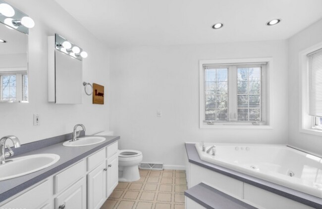 Foto del edificio - 108 Miller Ln