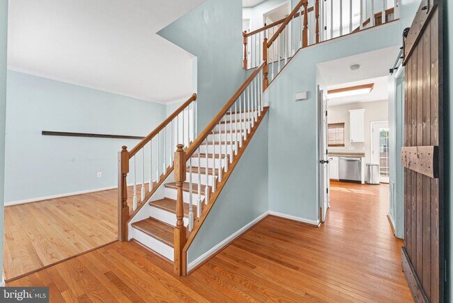 Building Photo - 6131 Waverly Way