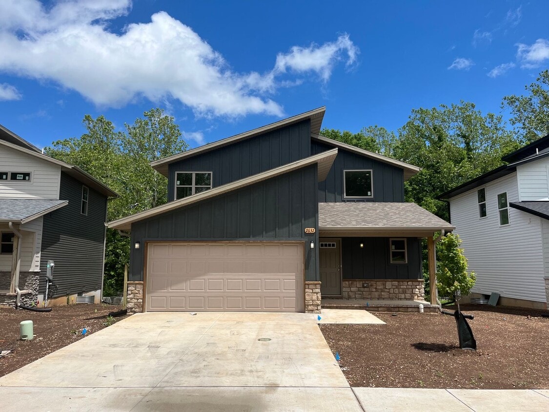 Primary Photo - Brand New 3 Bedroom 2.5 Bathroom Springfie...