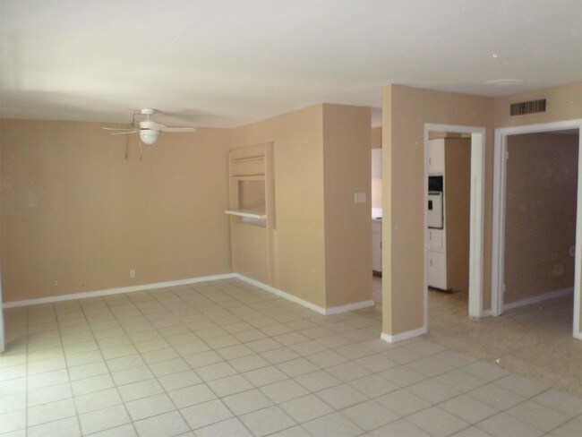Building Photo - 4549 Gollihar Rd