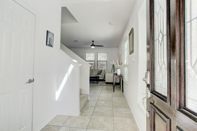 Foto del edificio - 6423 Calgary Woods Ln