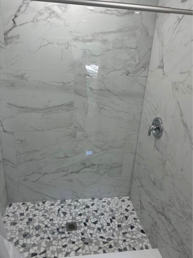 Foto del edificio - 700 NW 3rd Ave