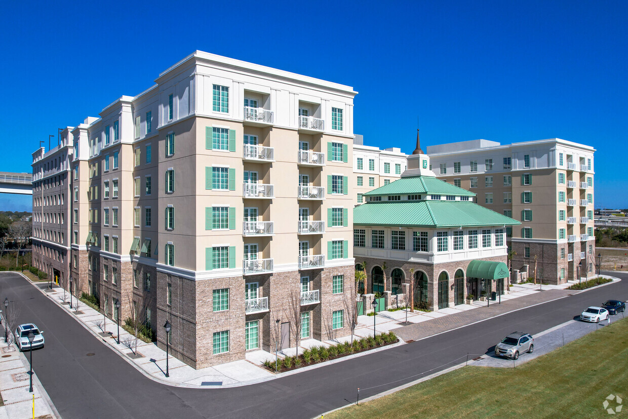 Primary Photo - Ferry Wharf Condos