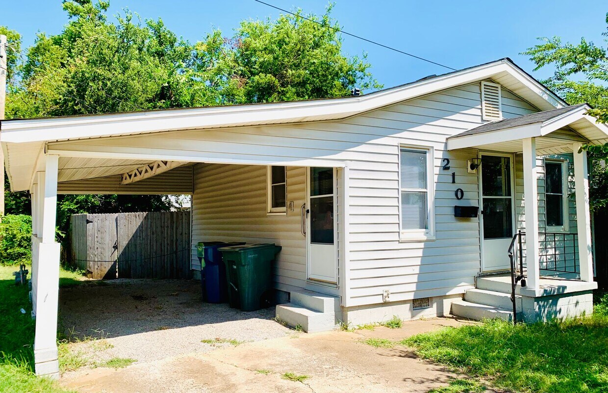 Primary Photo - MOVE-IN SPECIAl: Charming 1BD 1BA Cottage ...