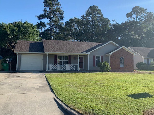 Building Photo - 916 Pine Cone Cir
