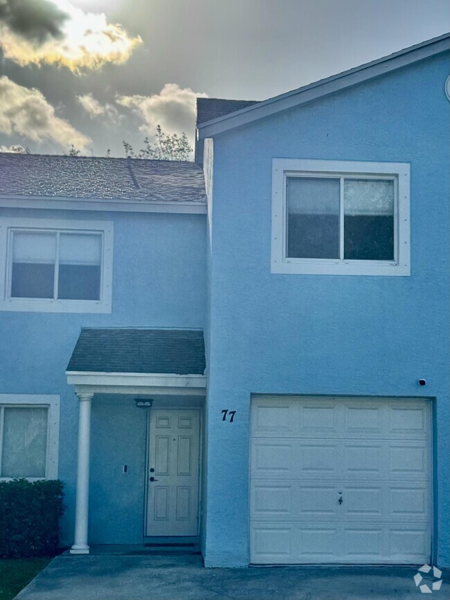 Building Photo - 77 Fairways Ln