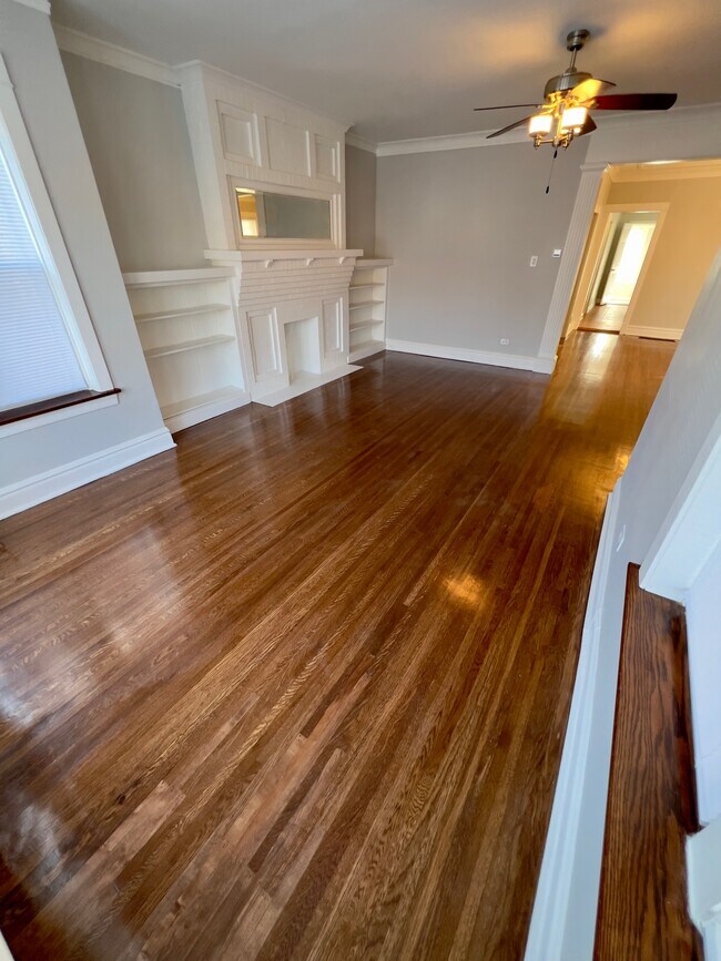 Foto del edificio - 4827 W Barry Ave