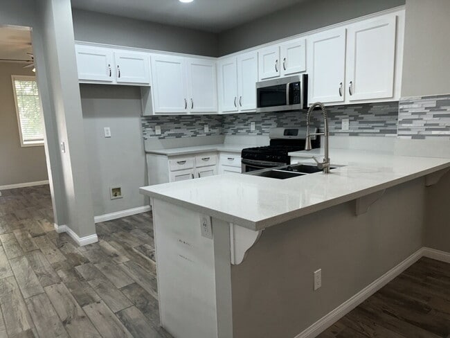 Building Photo - 1499 Haddington Dr