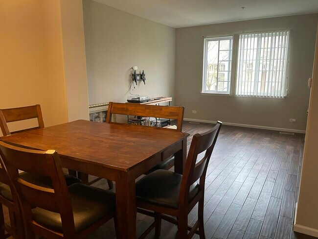 Building Photo - 753 Hanbury Dr