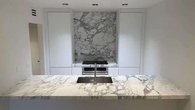 Photo - 7487 SW 82nd St (Miami, FL) Apartment