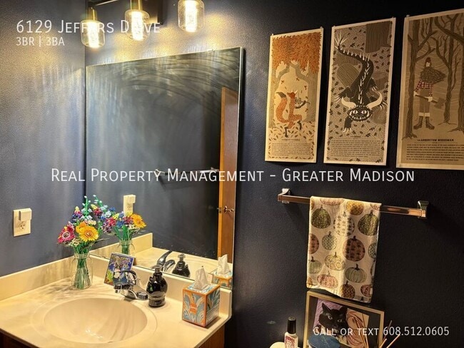 Foto del edificio - 6129 Jeffers Dr