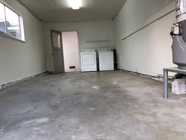 Foto del edificio - 1675 Whitwood Ln