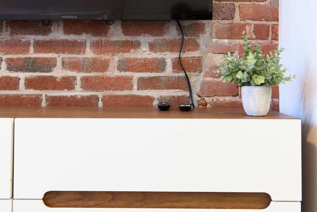 Building Photo - 240e E 75th St