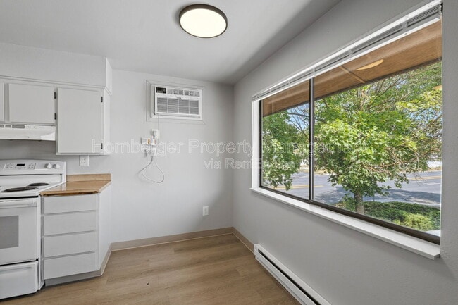 Building Photo - 2628 E Wellesley Ave