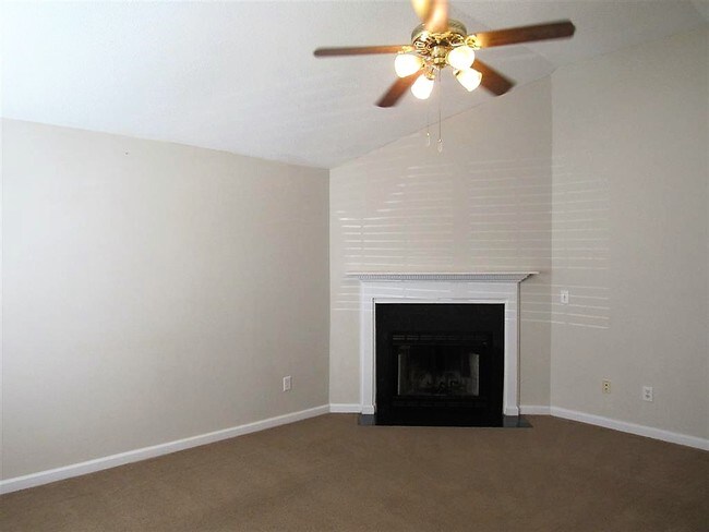 Building Photo - 117 Somerset Dr