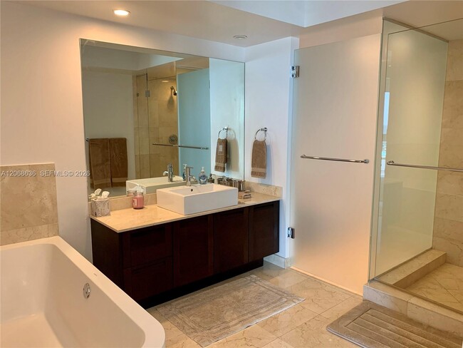 Building Photo - 150 Sunny Isles Blvd