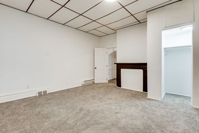 Foto del edificio - 238 Hazelwood Ave