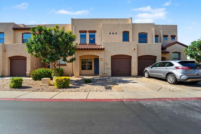 Foto del edificio - Resort-Style Living in Tempe | Updated 3 Bed + Private Putting Green