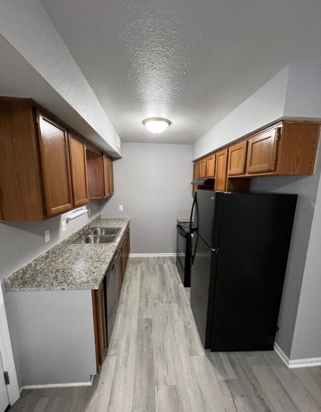 Foto del edificio - Renovated 3 Bedroom Duplex in Raytown!
