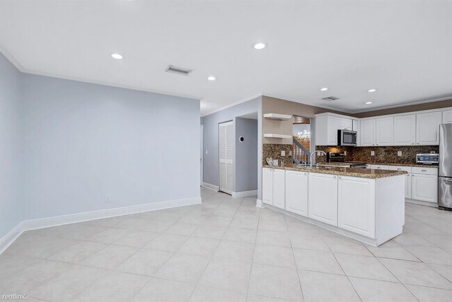 Foto del edificio - 3 br, 2.5 bath House - 5222 NW 53rd Cir