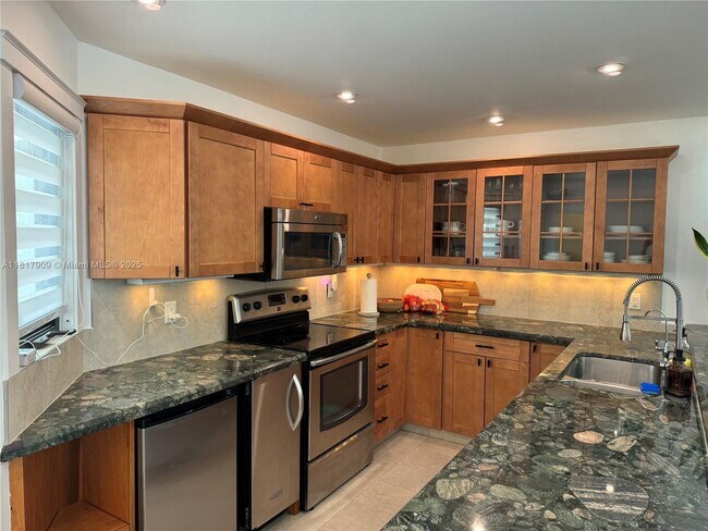 Building Photo - 4509 Poinciana St
