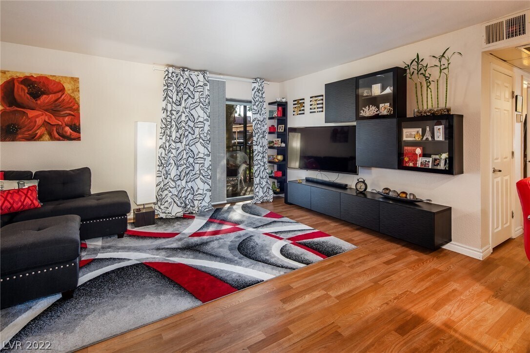 Foto principal - 4330 Sandy River Dr