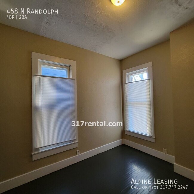 Building Photo - Spacious 4 bedroom