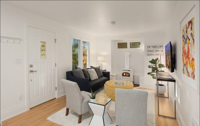 Building Photo - 4258 33rd Ave W