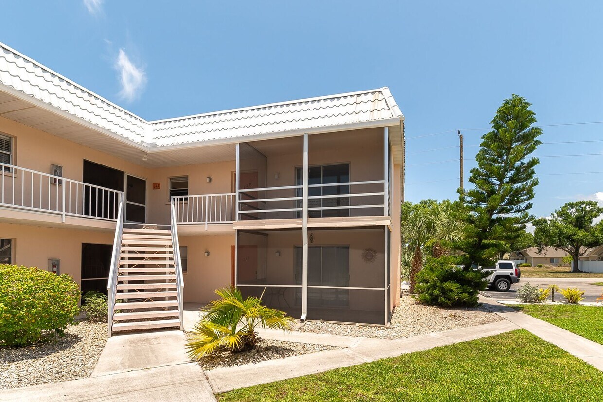 Primary Photo - 2 Bed 2 Bath Condo - Close to Beach & Airport