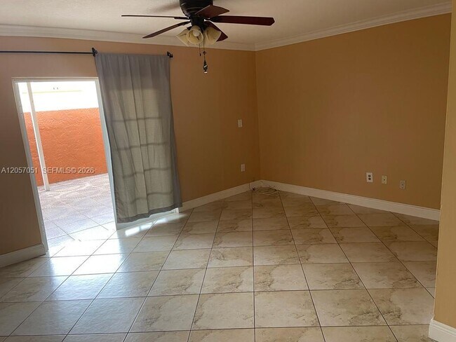 Foto del edificio - 10851 SW 6th St