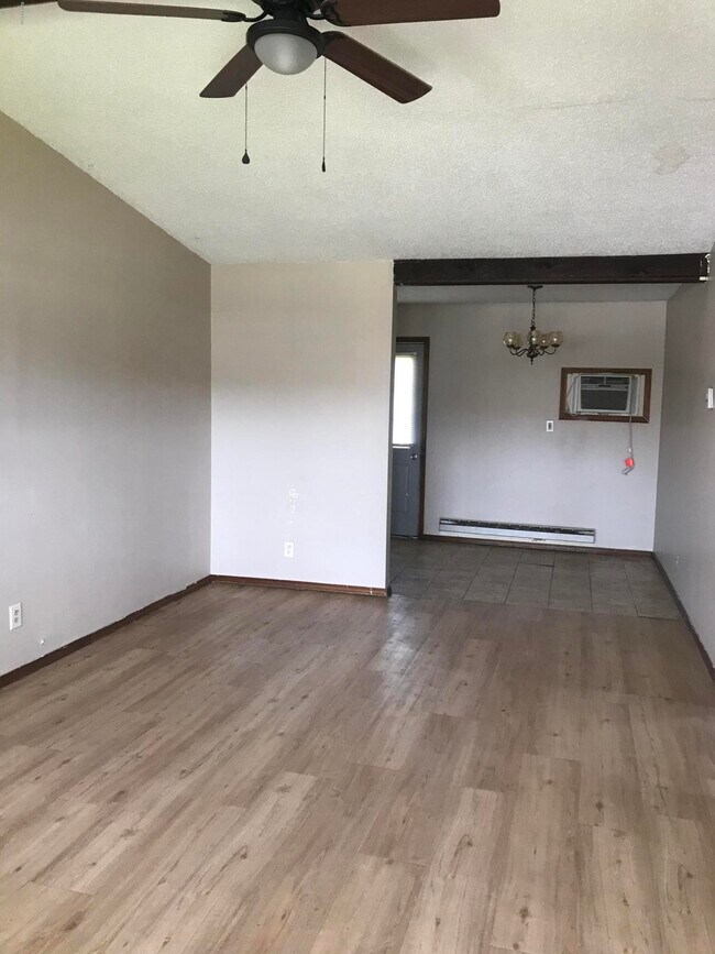 Building Photo - 8432 S Shadow Ln